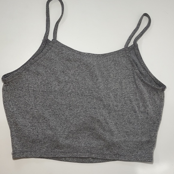 Cute Basic Crop Top - Picture 2 of 3